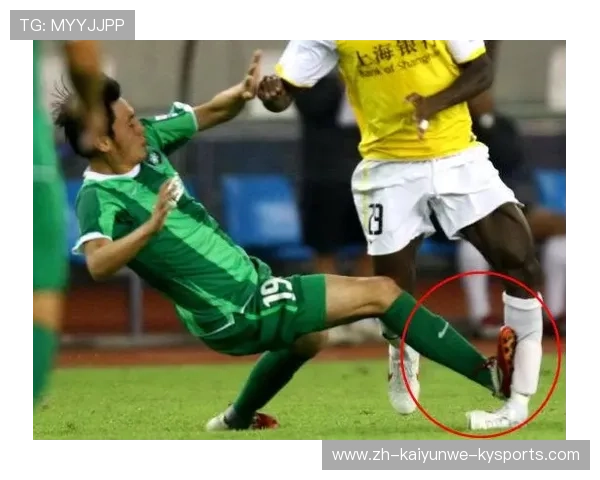 雪域足球风暴：冰雪世界里的速度对决